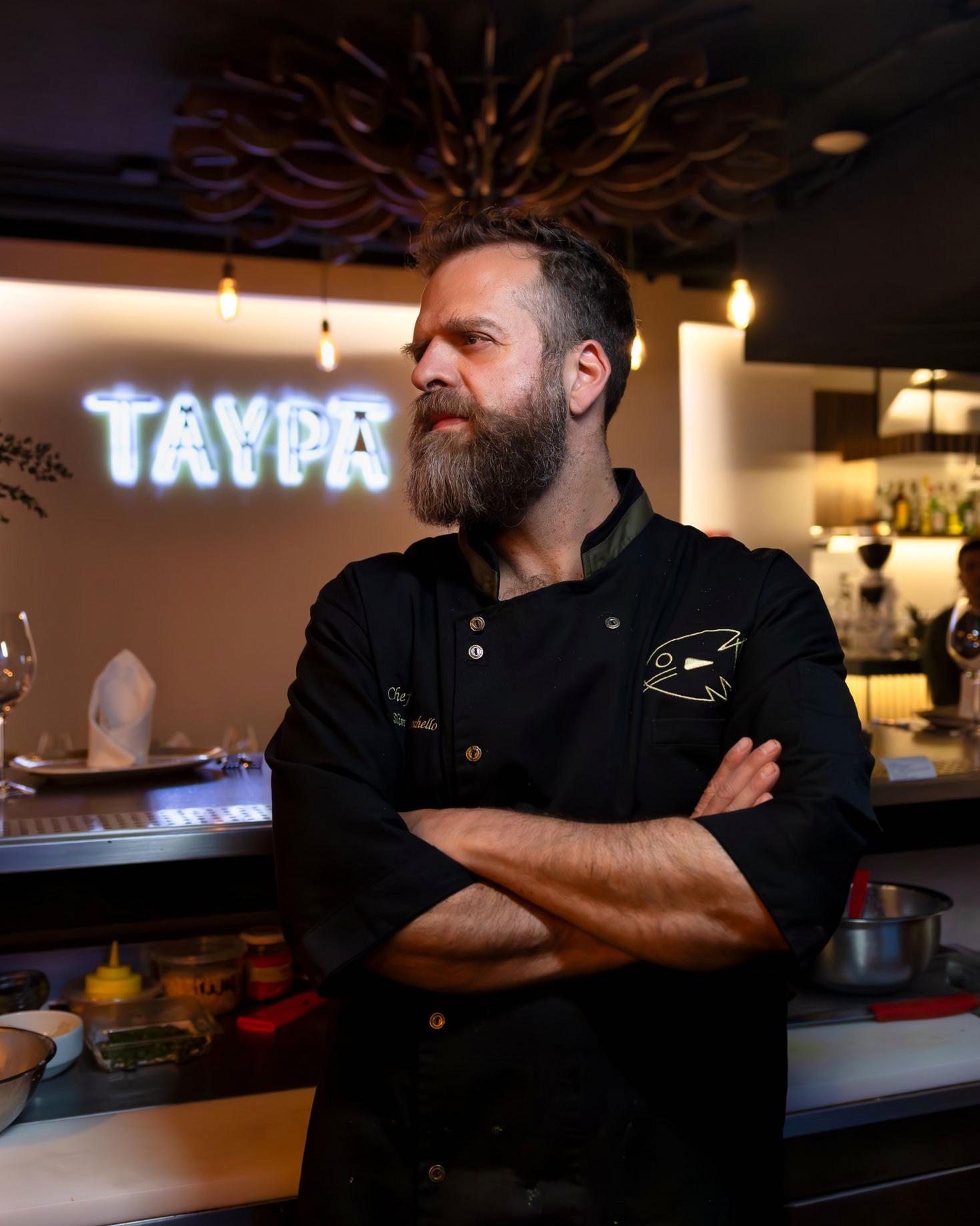 Chef partenaire dans son restaurant gastronomique